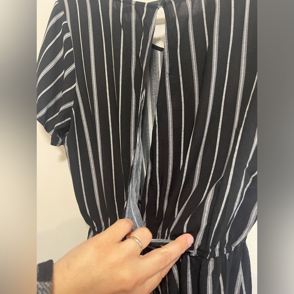 Old Navy romper. Excellent condition - Picture 5 of 7